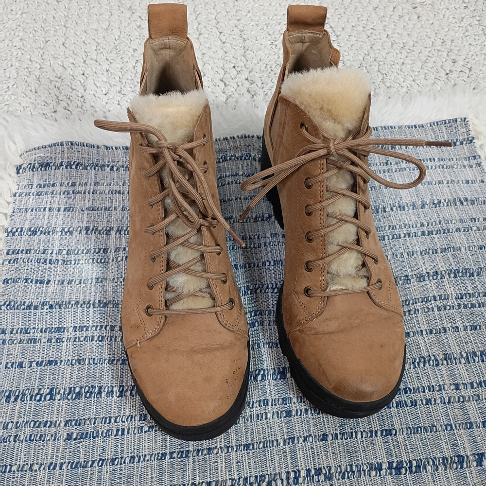 Eileen Fisher Women's Tan Shearling Tongue Suede Platform Lug Sole Boots, Size 9